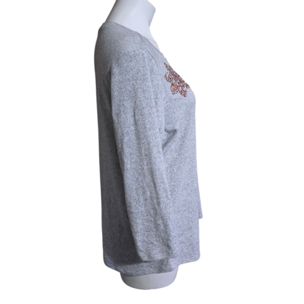 Love Scarlett Jewel Embellished Snowflakes 3/4 Sleeve Tee Gray Size L - Picture 3 of 9